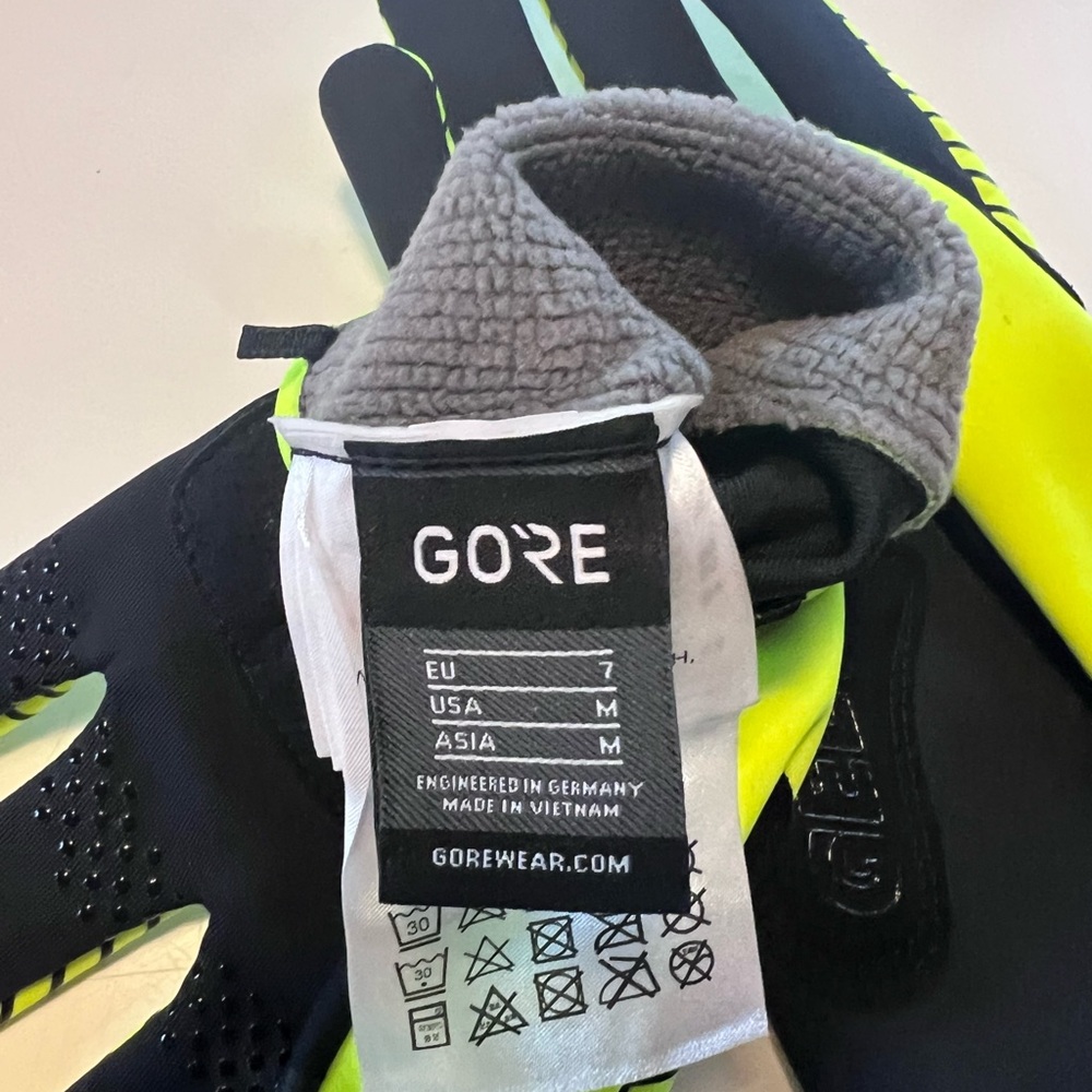 GOREWEAR High-Visibility Gloves - Picture 4 of 4